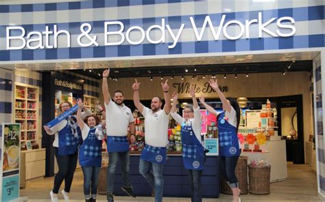 Learn more about how we work from the inside out to deliver on customer satisfaction every day through our distribution center careers. . Bath and body works jobs